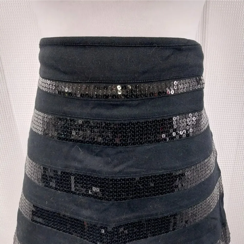 EXPRESS! ADORABLE BLACK ON BLACK SEQUINNED/STRIPED STRETCH MINI SKIRT! SZ 10